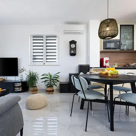 Grau Mit Terrasse By Interhome Apartmán Medulin