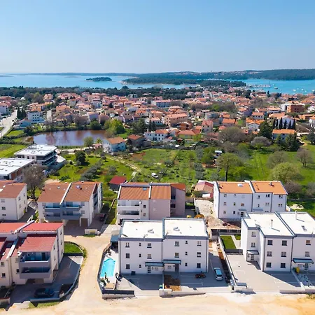 Grau Mit Terrasse By Interhome Apartmán *