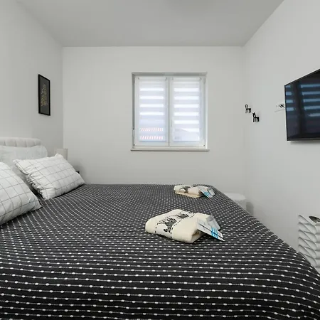 Grau Mit Terrasse By Interhome Apartmán Medulin