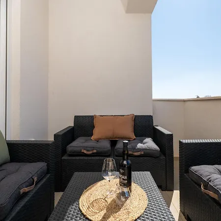 Daire Grau Mit Terrasse By Interhome Medulin