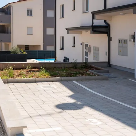 Grau Mit Terrasse By Interhome * Medulin